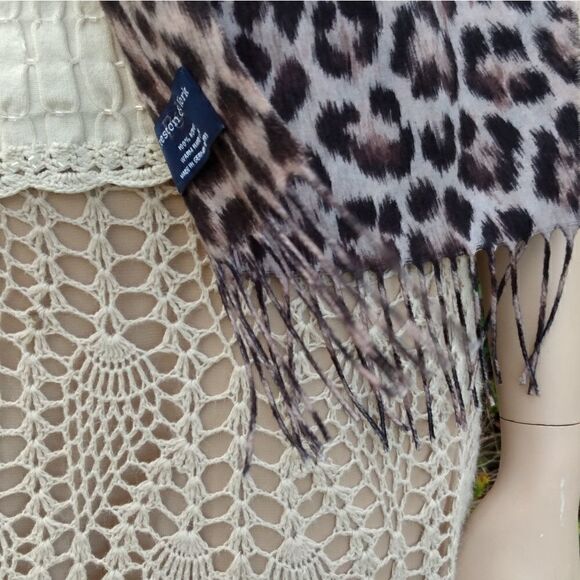 NWOT PRESTON & YORK Leopard Print 100% Acrylic Scarf Wrap with Fringe - Picture 6 of 13